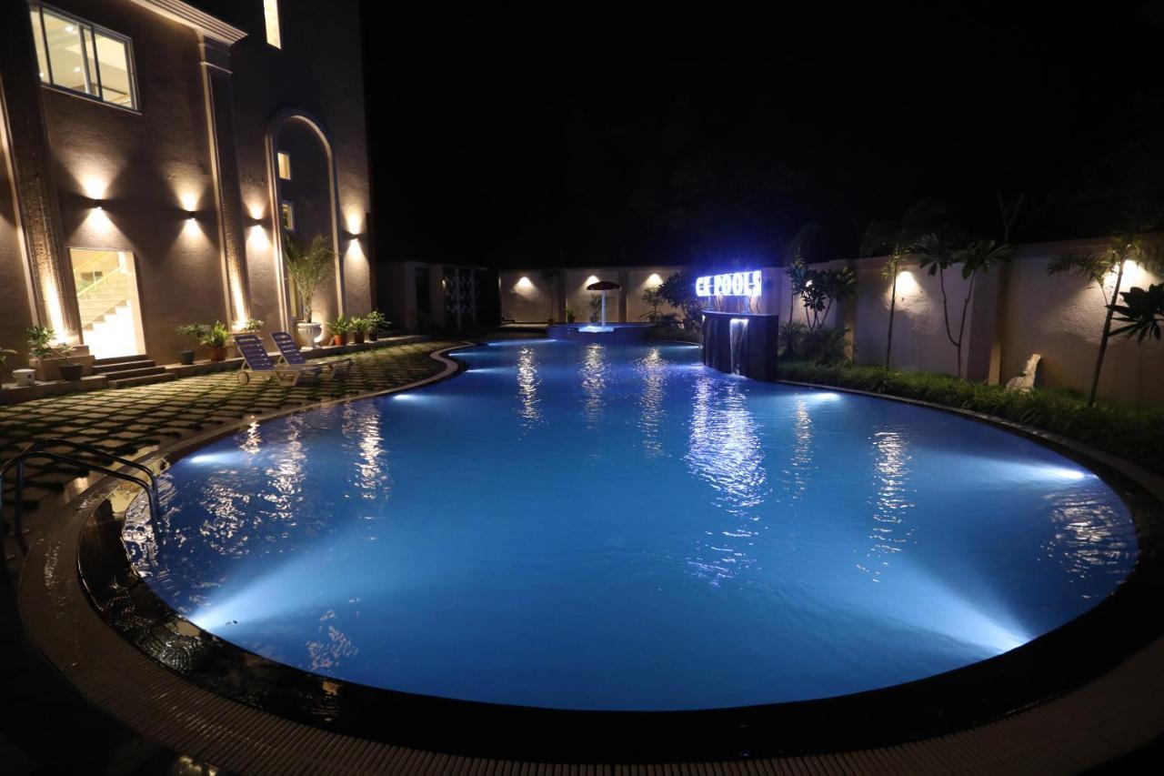 Chandan Kasturi Resort Dariawad Bagian luar foto